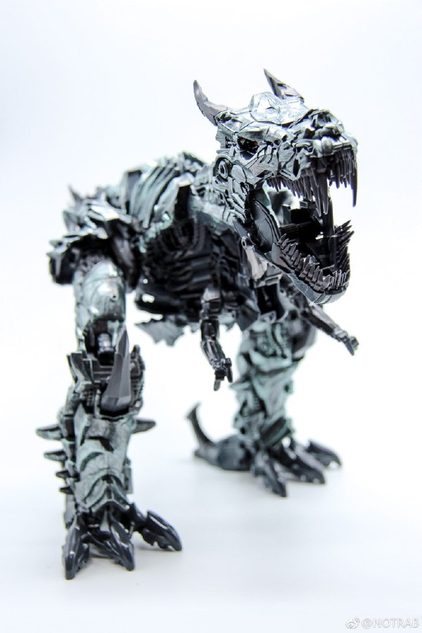 Studio Series Leader Class Grimlock   In Hand Photos Of New Mold Movie Dinobot  (8 of 9)